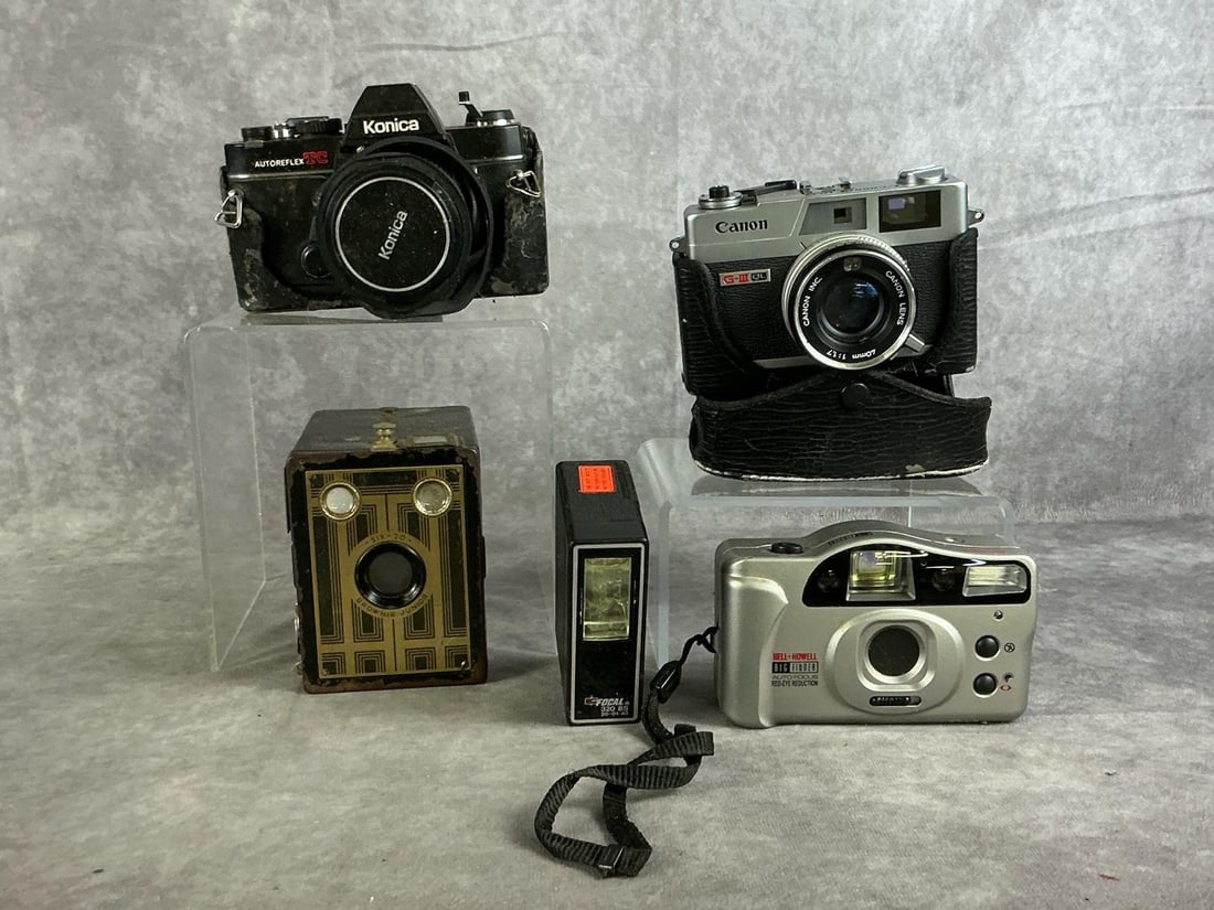 Vintage Cameras (1 of 18)