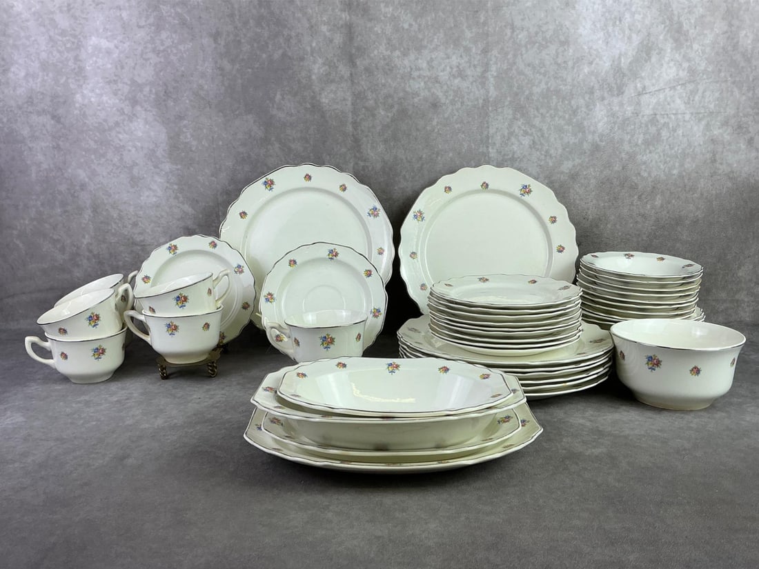 W.S. George White China: Lot of W.S. George White China patterned in Lido, including eight 9.5 inches plates, nine 6.75 inches plates, two cup saucers, seven tea cups, four bowls, eight dessert cups, and multiple serving dish