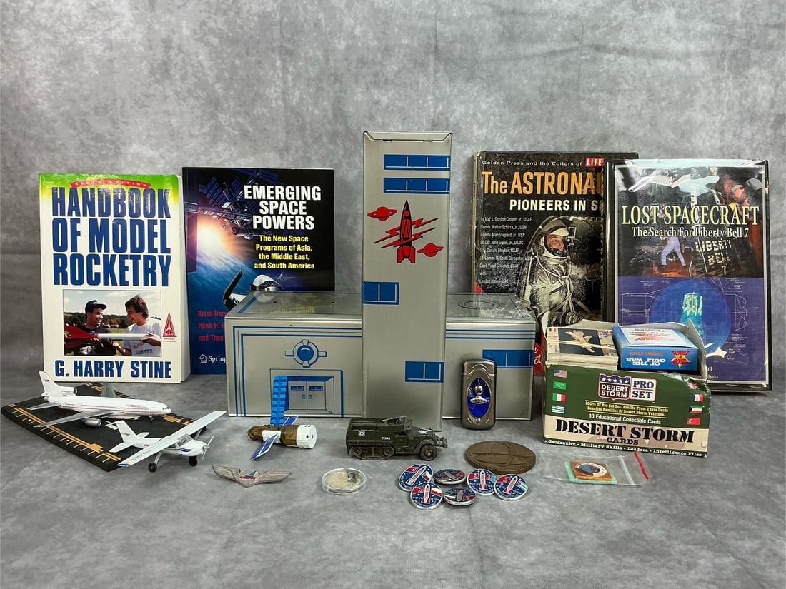 Space Exploration Lot (1 of 15)