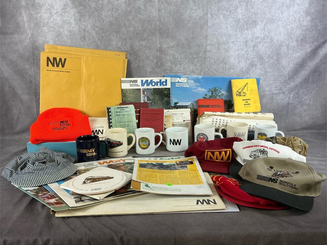 Assorted Vintage Railroad Items (1 of 11)