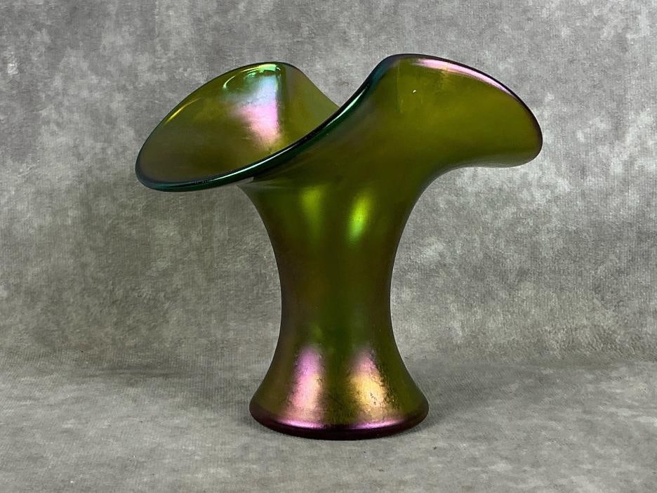 Loetz Art Nouveau Vase: Circa 1900 Loetz Bohemian Art Nouveau Style green vase having a ruffled rim with Creta Glatt / iridescent finish. Ground pontil mark. Unmarked. Good condition with no chips or cracks. Measures 6.25 in