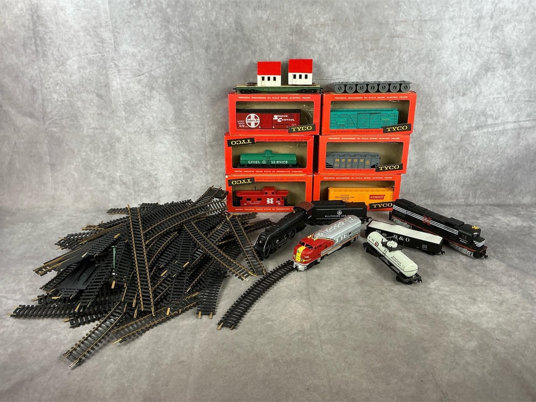 Tyco Electric Toy Train Cars & Accessories (1 of 8)