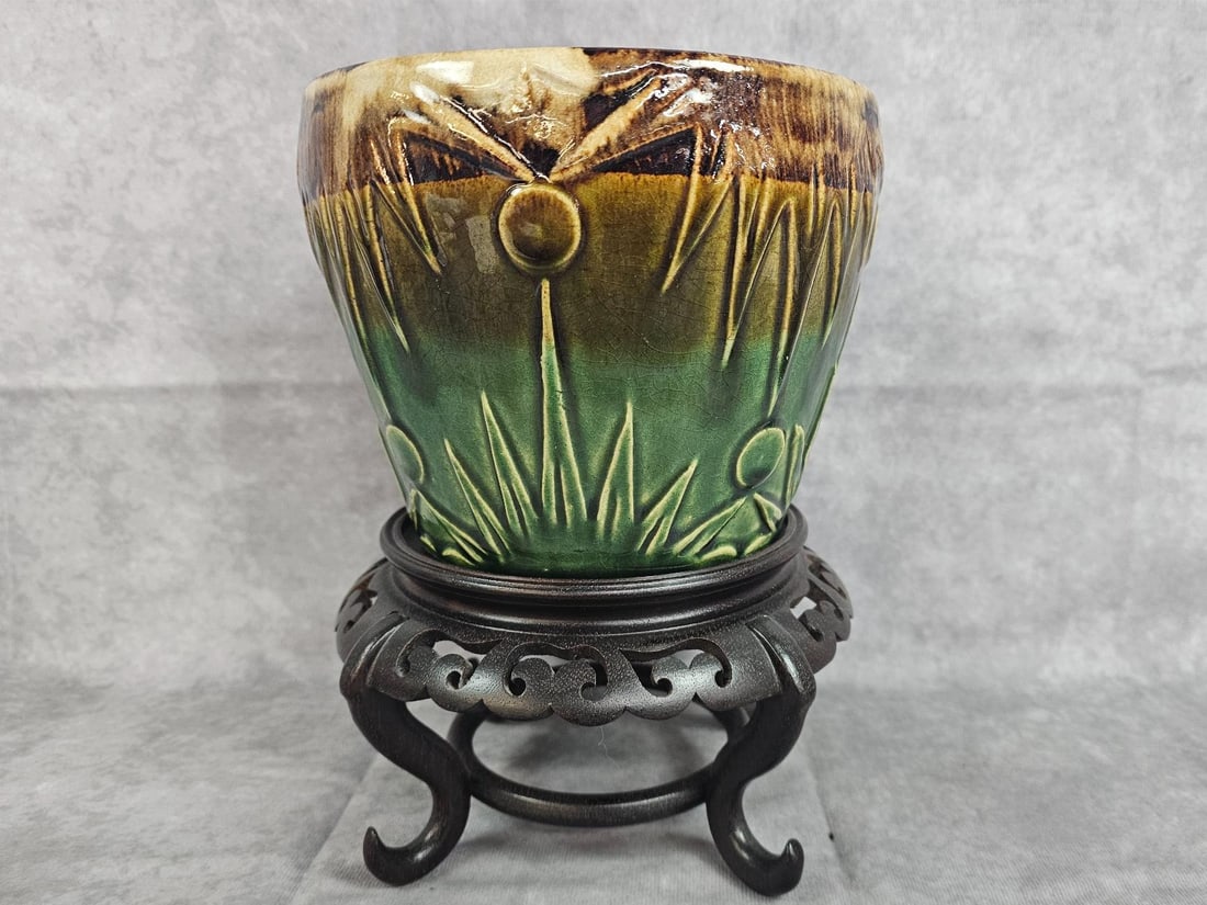 Roseville Planter & Stand (1 of 9)