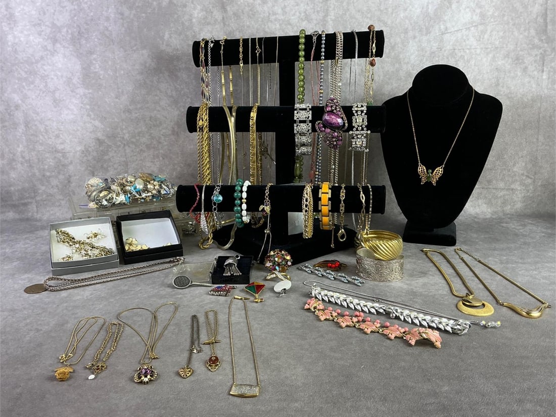 Costume Jewelry (1 of 8)