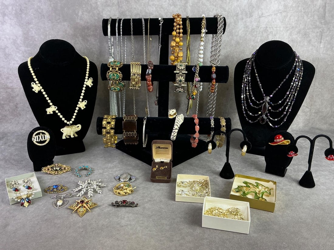 Costume Jewelry (1 of 9)