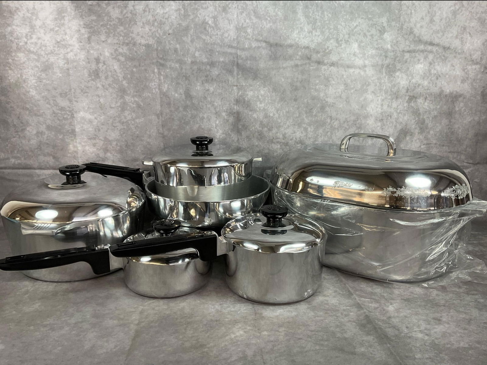 Magnalite Cookware (1 of 13)