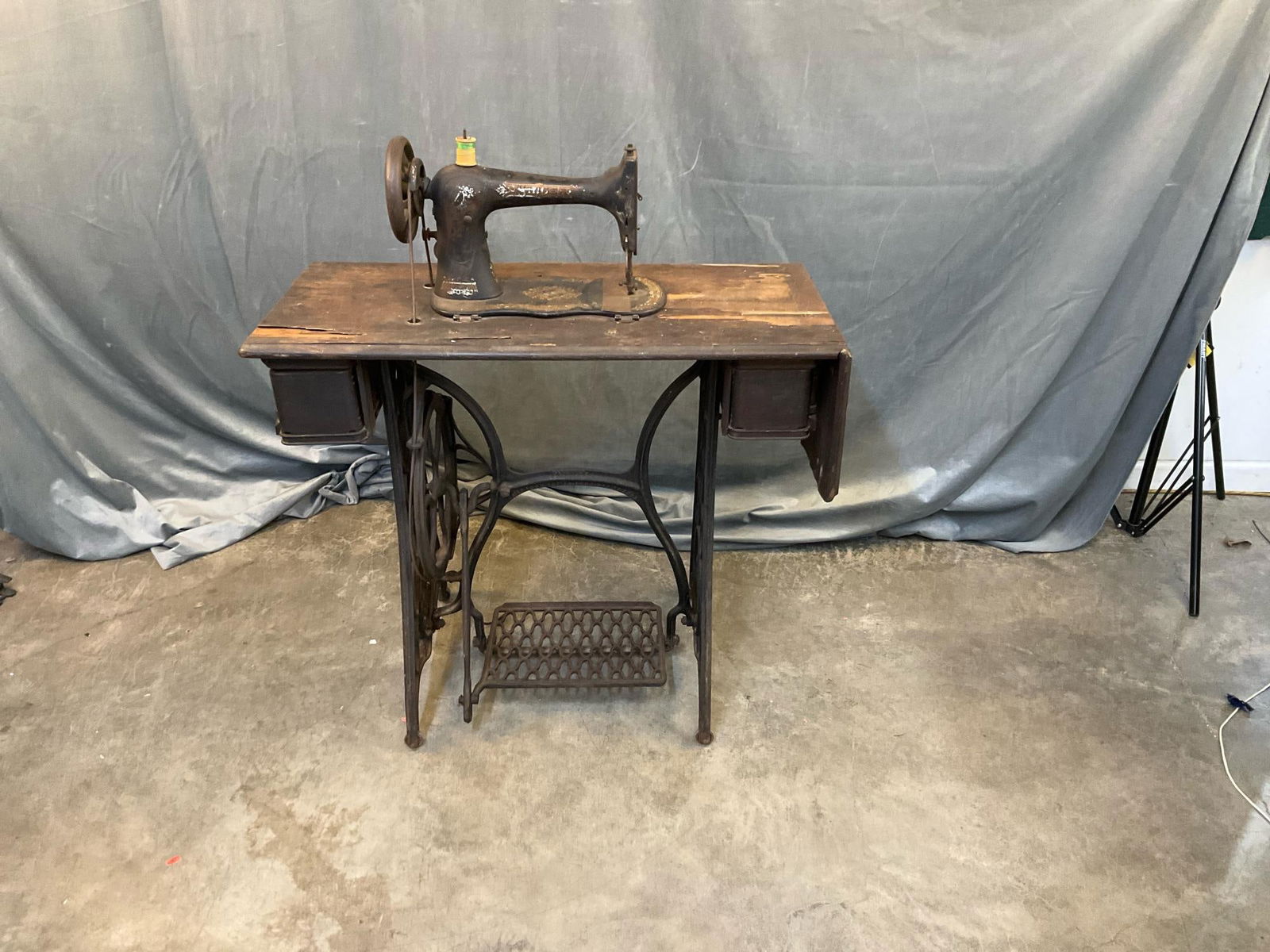 Singer Sewing Machine - 3