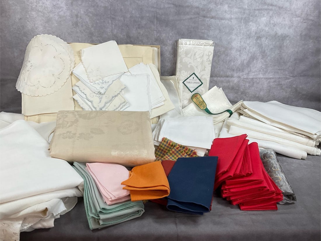 Table Linens (1 of 10)