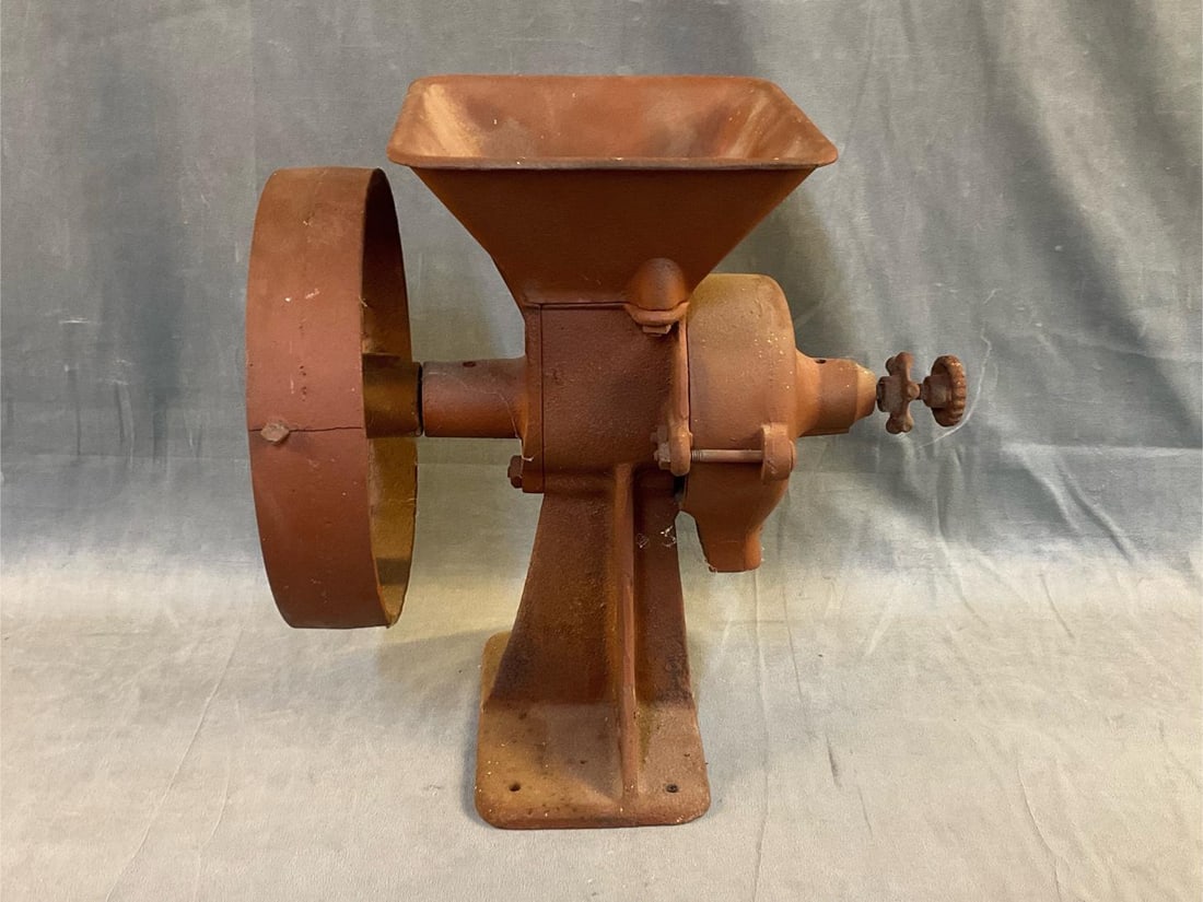Cast Iron Grinder - 4