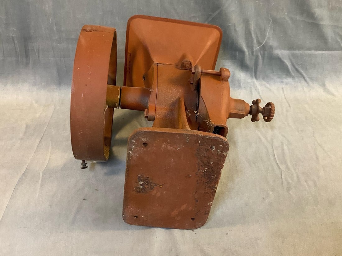 Cast Iron Grinder - 5