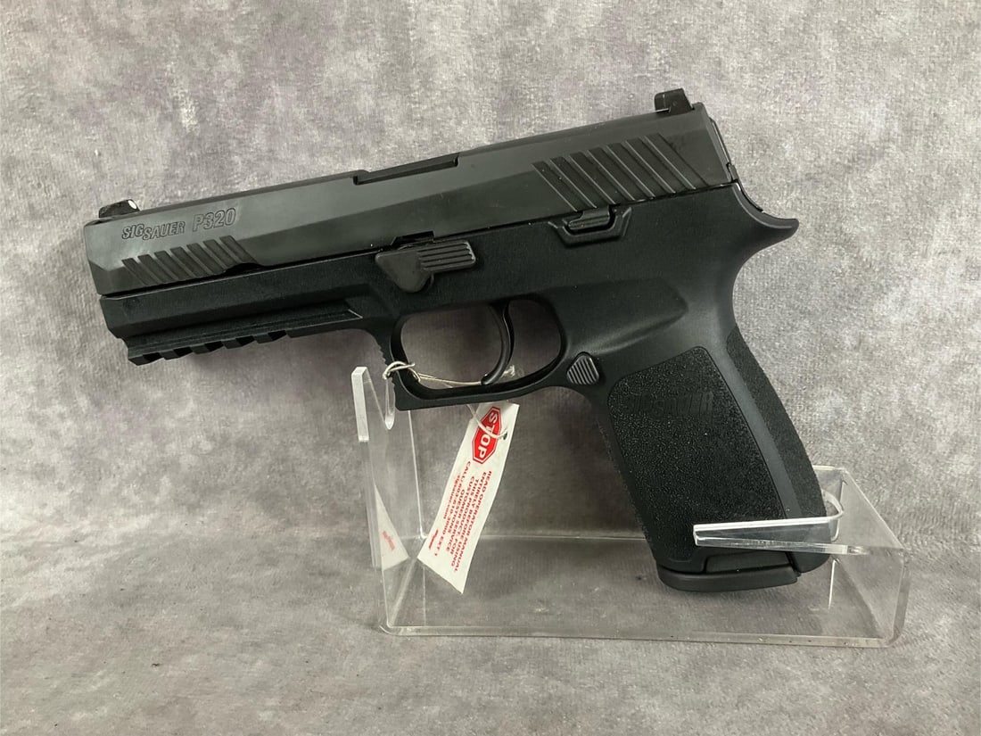 Sig Sauer P320 9 MM Pistol (1 of 7)