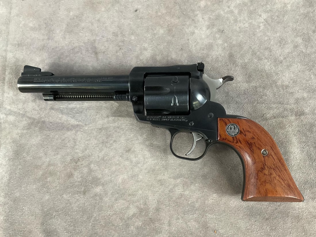Ruger Super Blackhawk 44 Magnum Revolver (1 of 7)