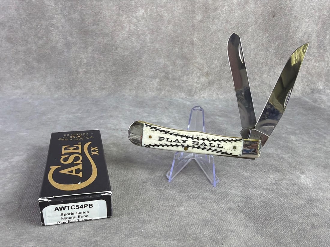 Case XX Knife Baseball: Case XX sports series natural bone baseball Trapper knife. Tight snap and unsharpened, patterned number 6254 ss. Comes in original box and closed measures 4.25 inches.