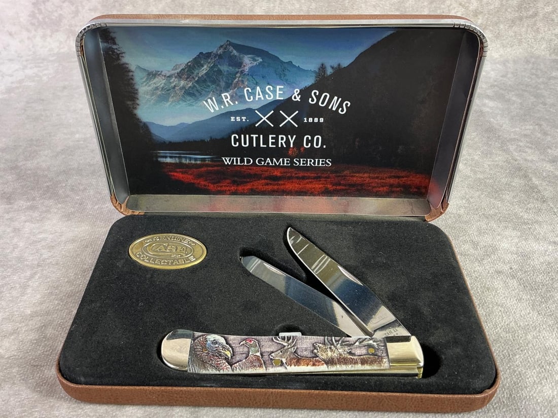 W.R. Case & Sons Knife: W.R. Case and Sons sportsman series Trapper gift set. Tight snap and never sharpened. Pattern number 6254 ss. Comes in display case that measures 7 inches wide x 4.25 inches tall.