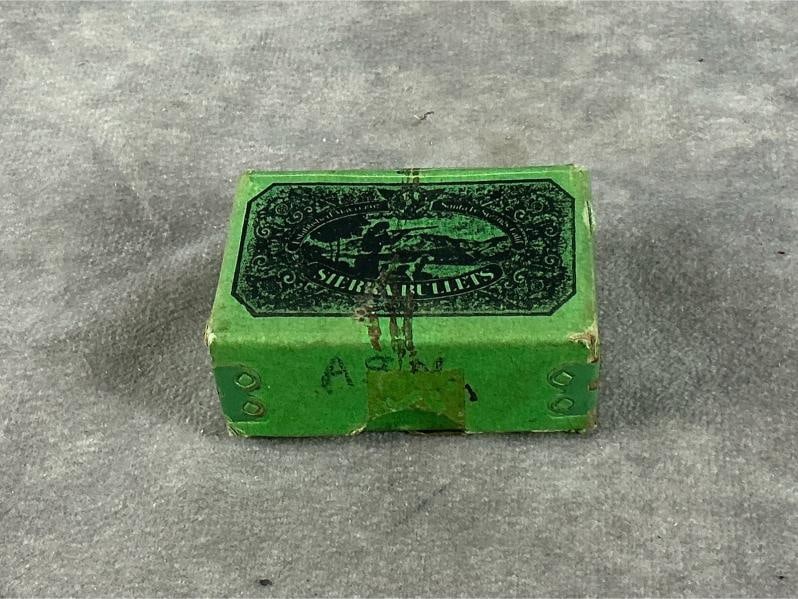 Sierra .22 Cal.Bullet: 100 total Vintage 45 GR .224 Dia. Hornet bullet. Box measures 2.5 inches long X 1.5 inches wide X 1 inch high.