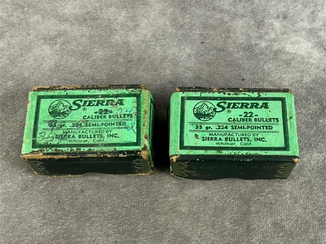Sierra .22 Bullets: 1 lot of 45 assorted vintage .224 Dia. Semi-pointed bullets. Box measures 2.5 inches long X 1.5 inches wide X 1 inch high.