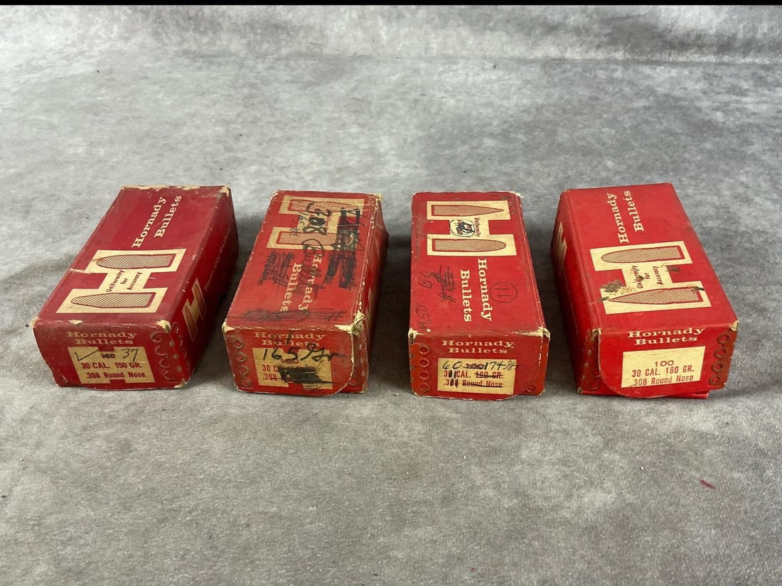 Hornady 30 Caliber Bullets: 1 lot of vintage bullets. Assortment of grains, types and quantities. Box measures 5 inches long X 2.5 inches wide X 1.5 inches high.