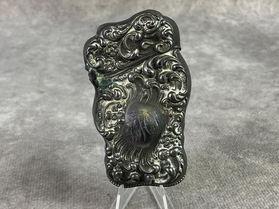 Sterling Silver Match Holder: Sterling silver match holder. In good condition and stamped with oxidation present. Total weight 0.71 ozt.