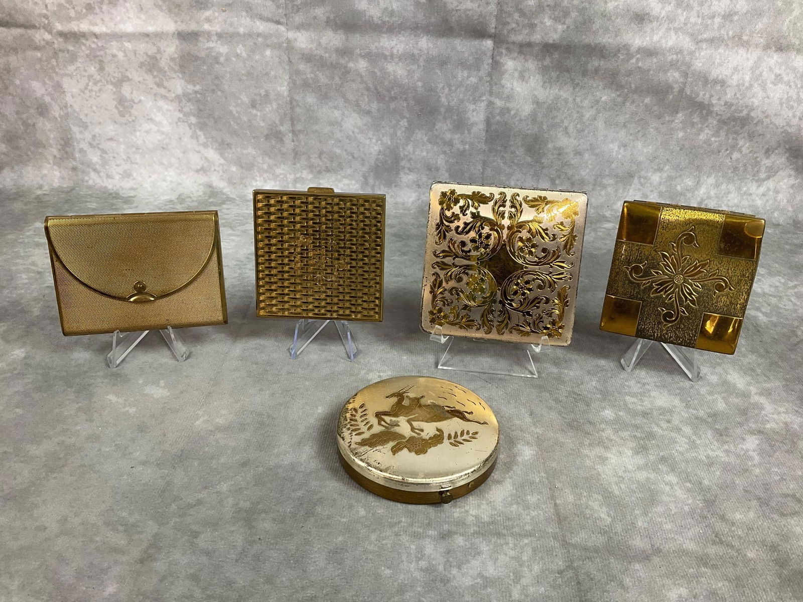 Collectible Art Deco Compacts. (1 of 11)