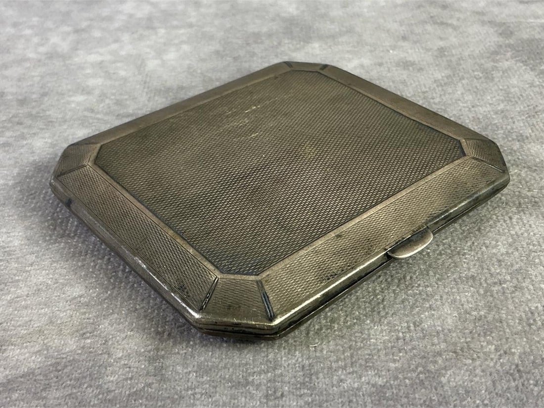 Sterling Silver Compact (1 of 5)