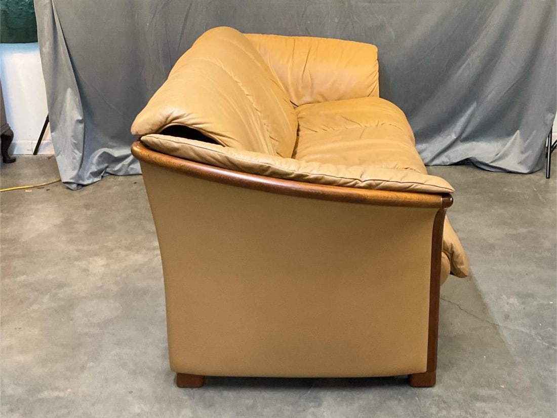 Ekornes Sofa - 4