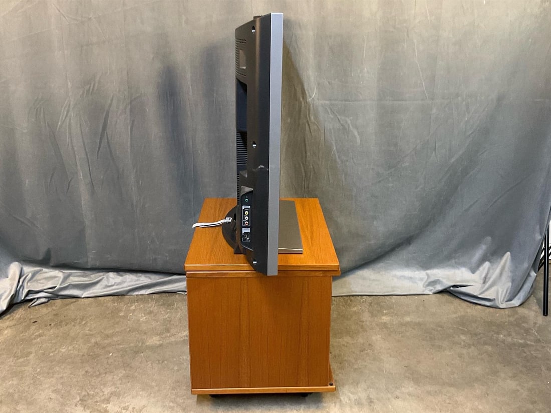 Sony TV & Stand - 3
