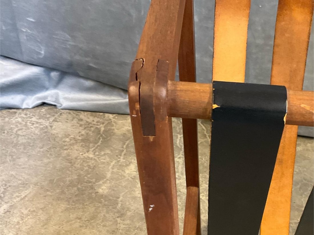 MCM Magazine Rack - 6