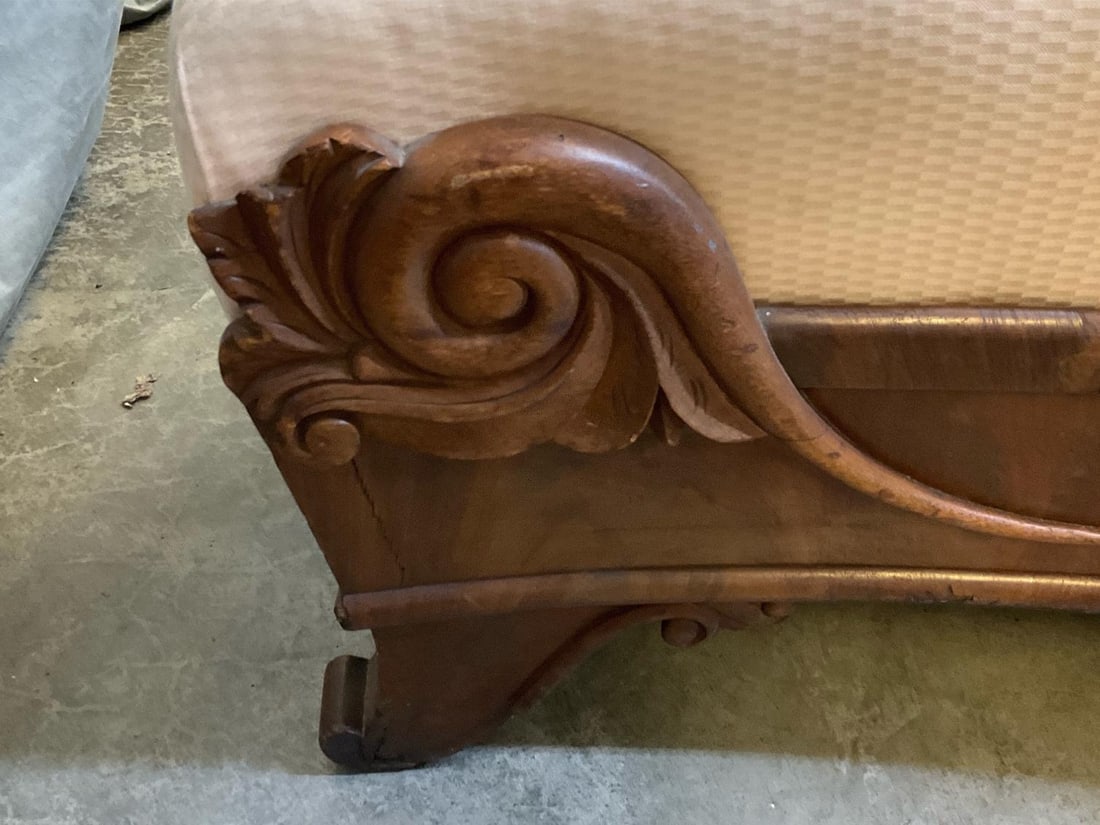 Victorian Sofa - 7