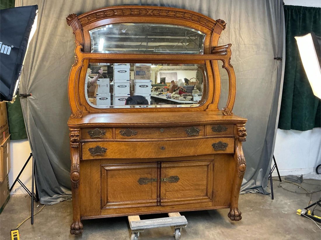 Oak Sideboard (1 of 18)