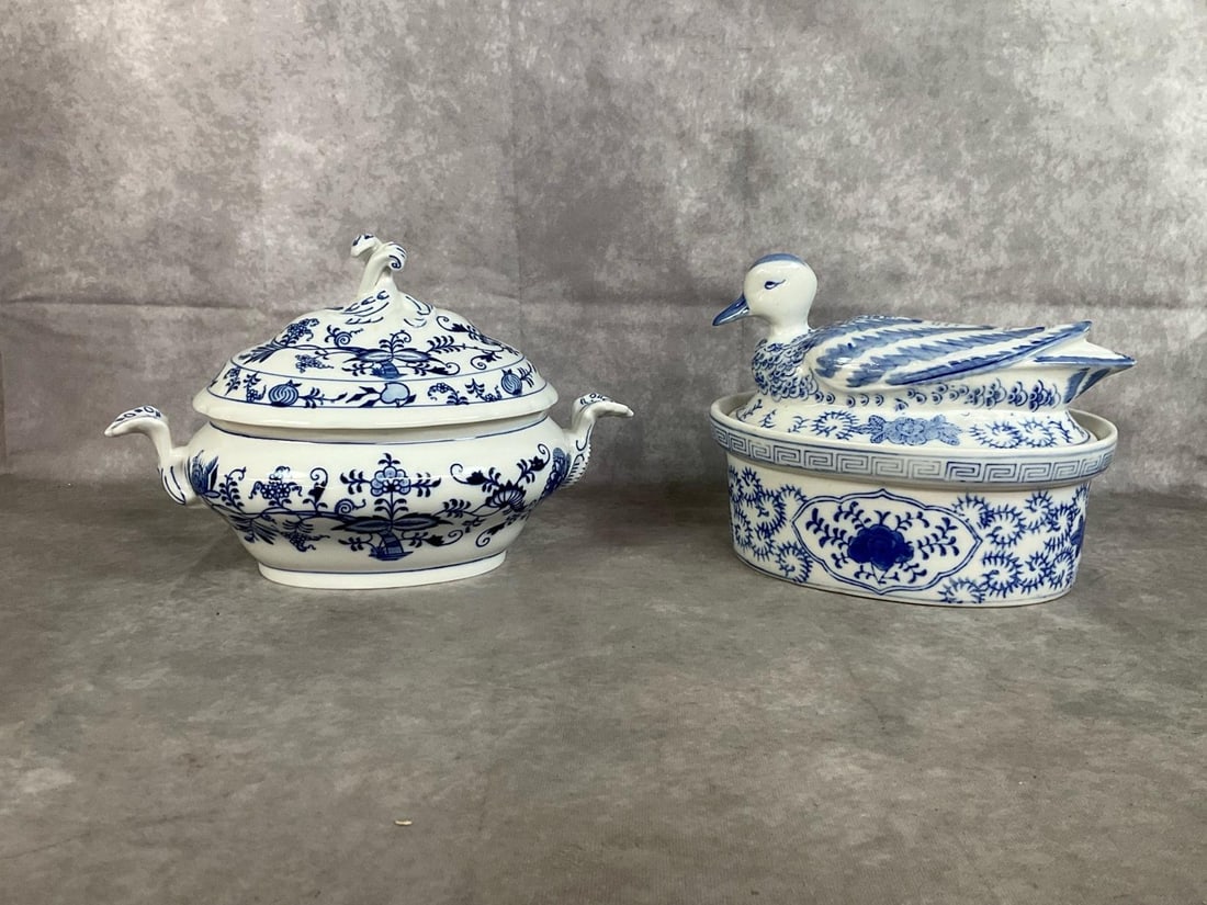Czech Porcelain: Lot of two late 20th century vintage porcelain blue and white covered dishes. One Bohemian Ziebelmuster Czech Republic covered dish in the blue onion pattern. Marked on underside of cover. Good