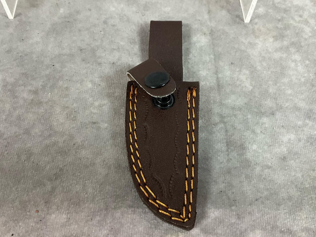 Assorted Knives - 11