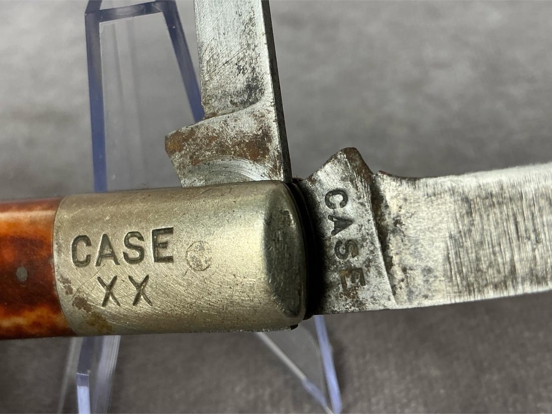 Case and Schrade Knives - 4