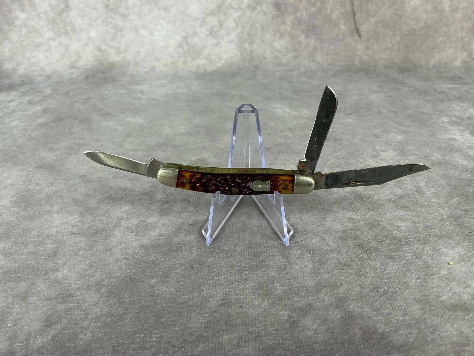 Case and Schrade Knives - 8