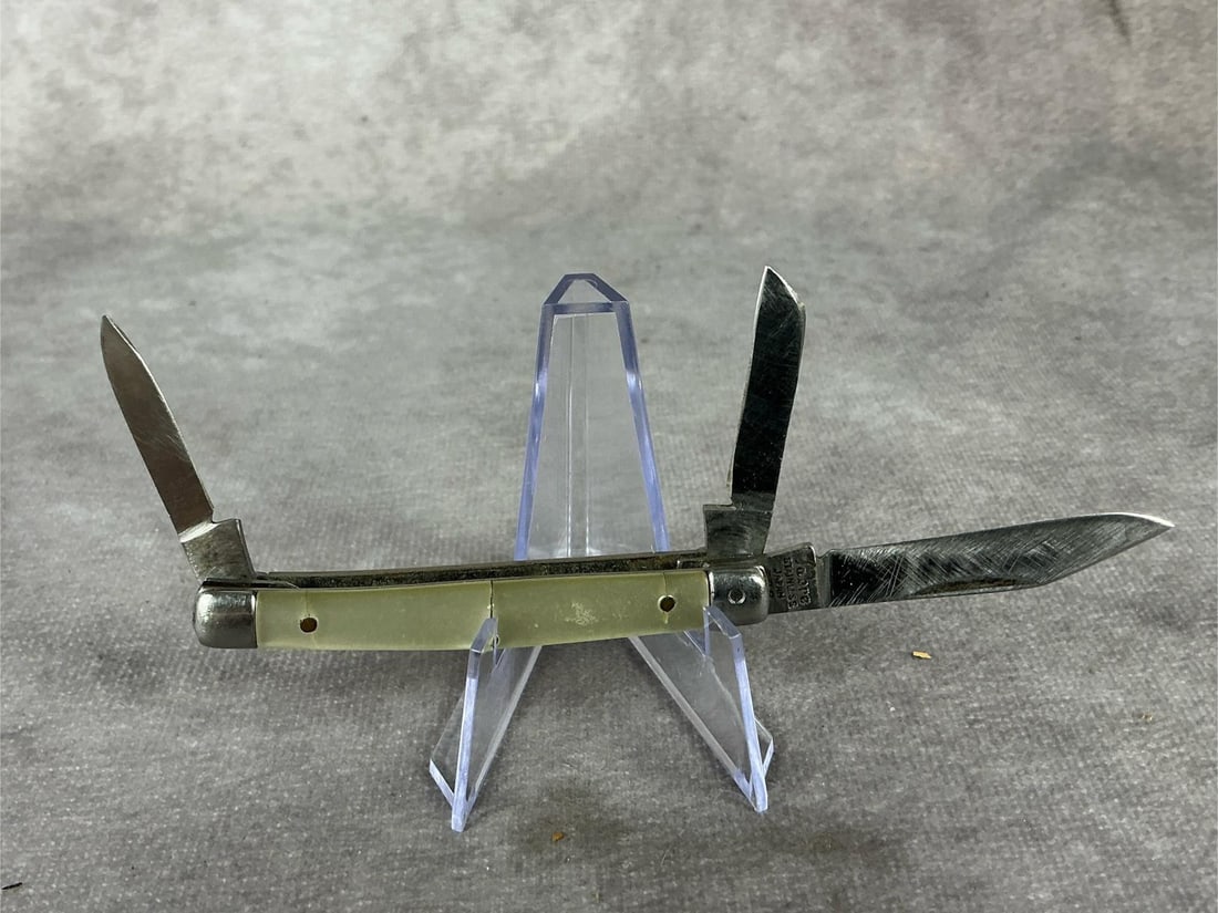 Knives Assorted - 13