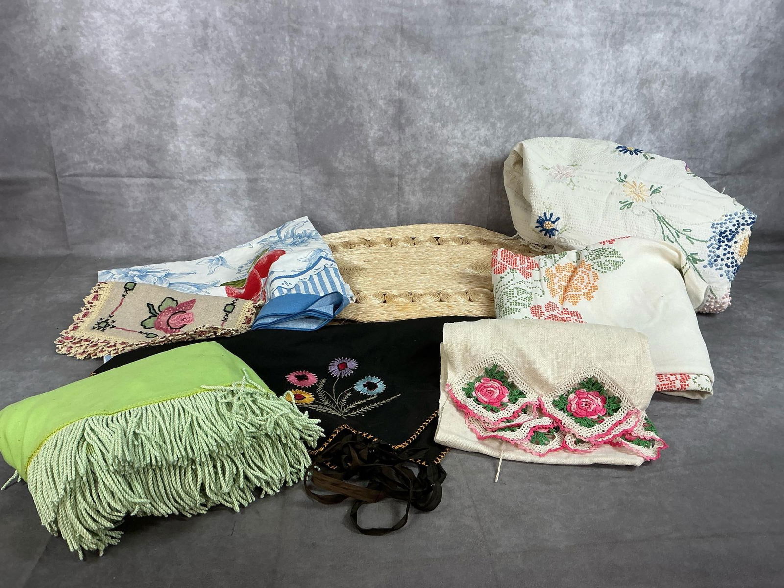 Table Clothes, Placemats, Spreads, & More (1 of 9)