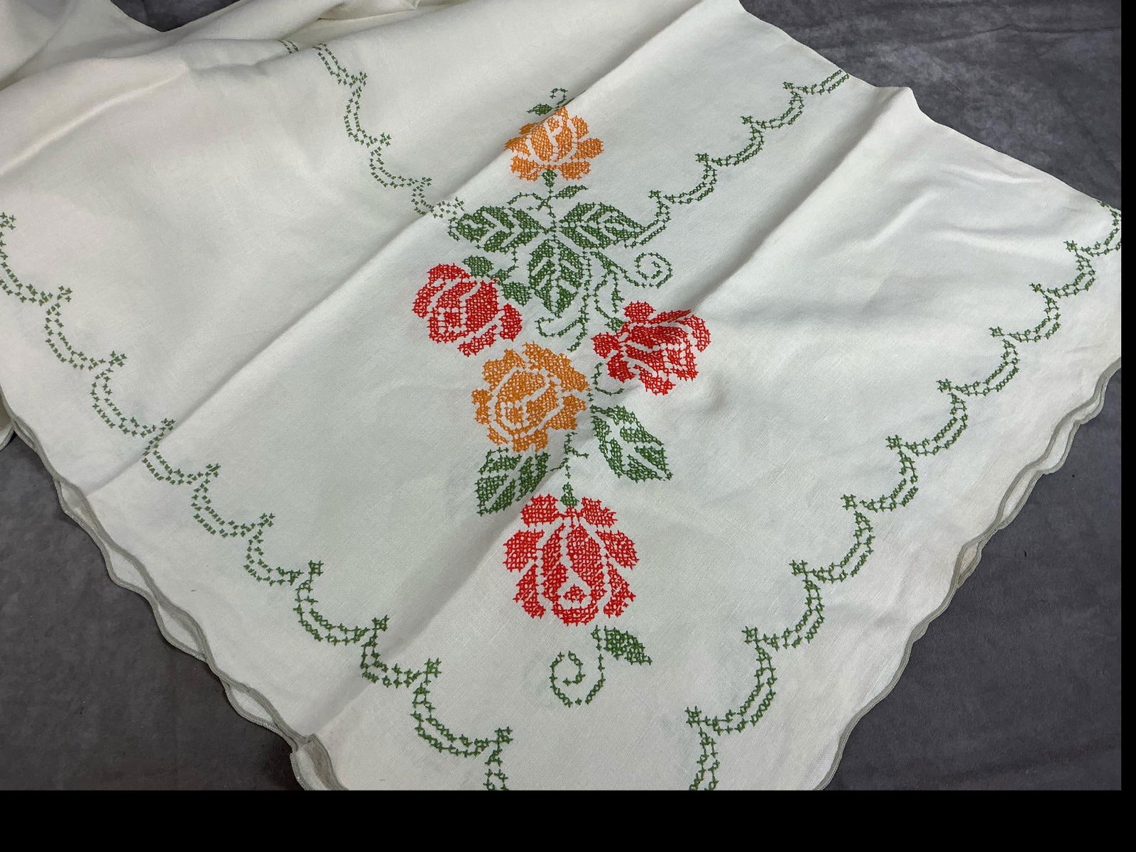 Table Clothes, Placemats, Spreads, & More - 5