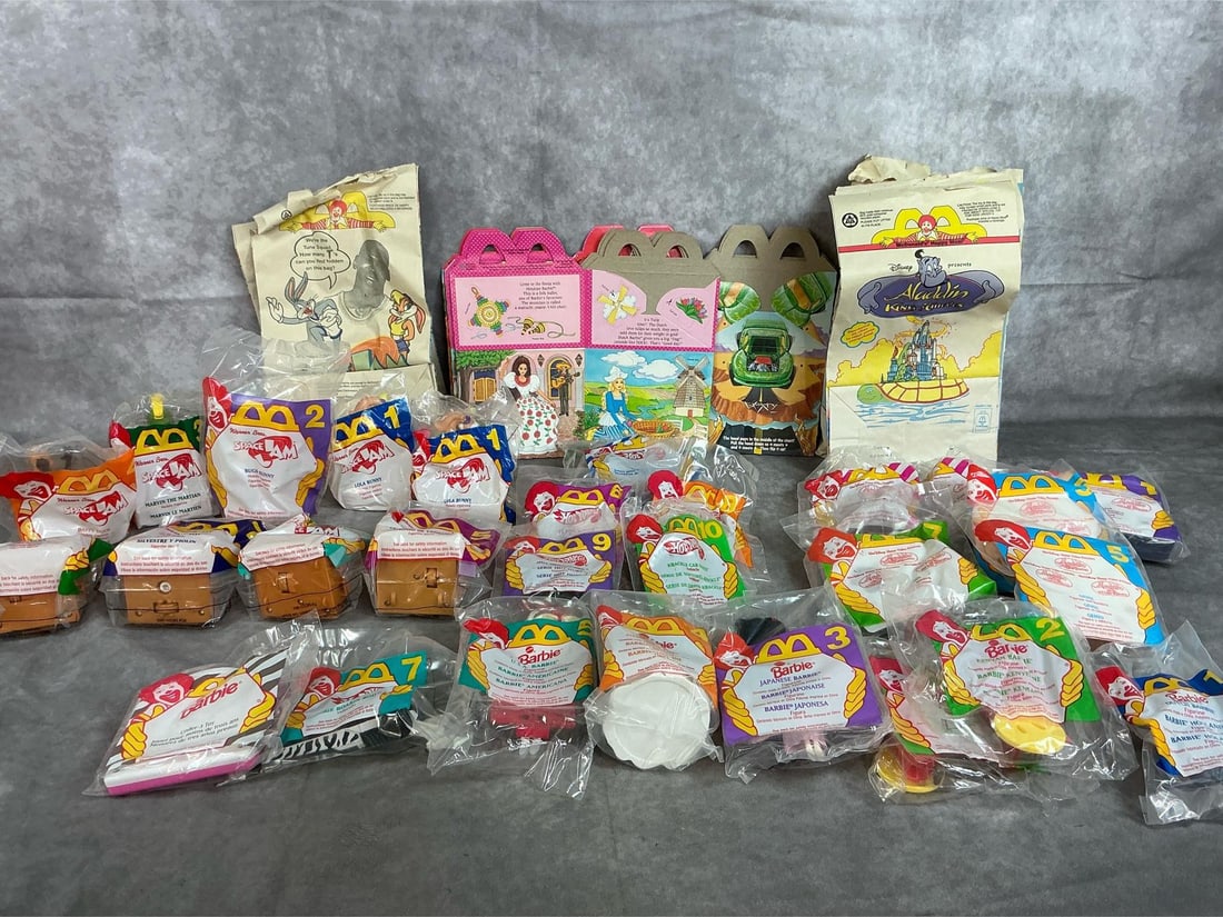McDonald's Toys- Barbie, Aladdin, Space Jam & Hot Wheels (1 of 7)