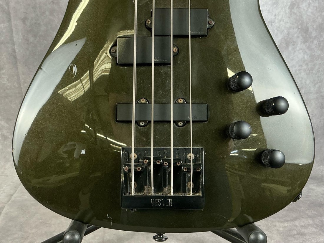 Vester Four String Bass - 4