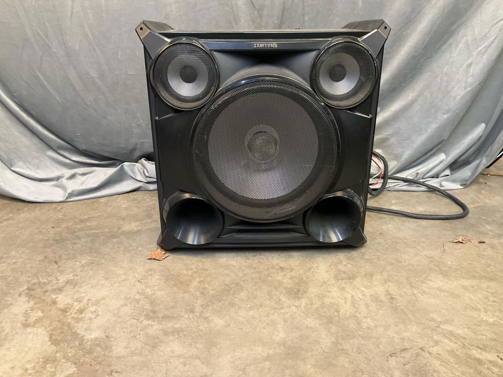 Samsung Speakers - 9