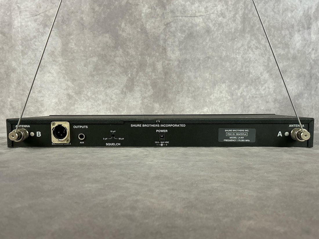 Shure L4 Diversity Wireless Receiver - 2