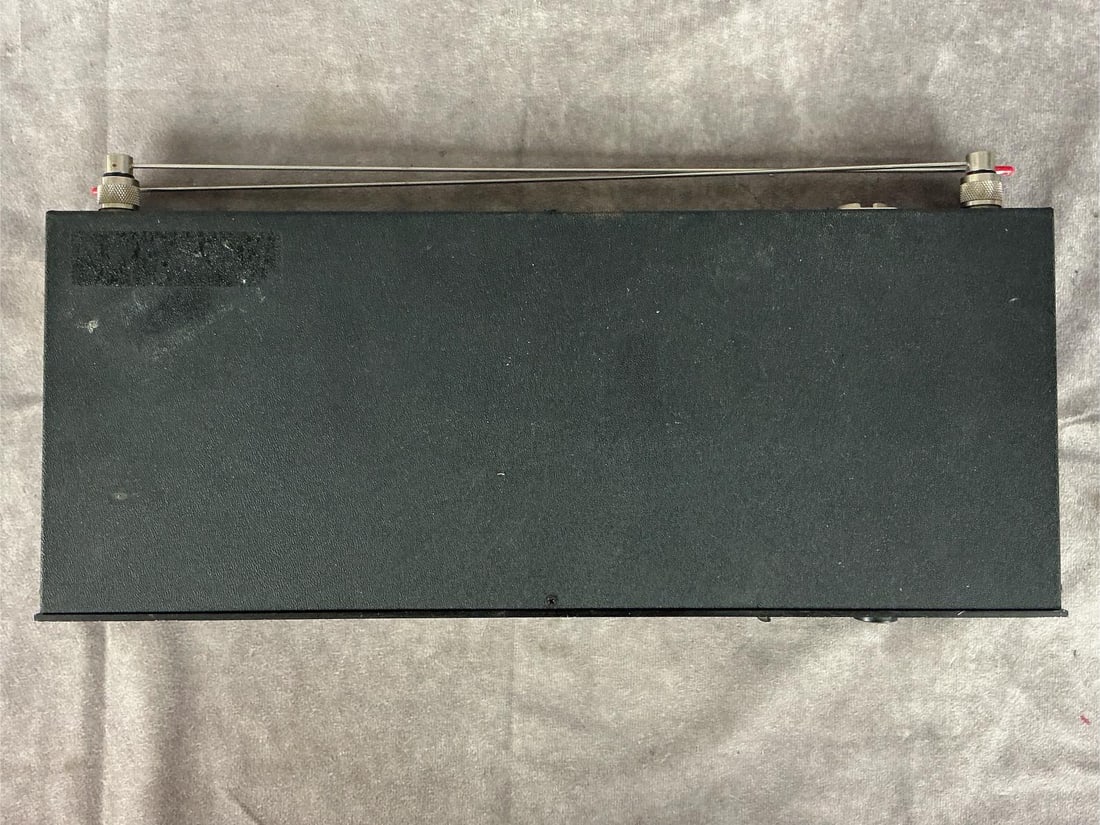 Shure L4 Diversity Wireless Receiver - 3