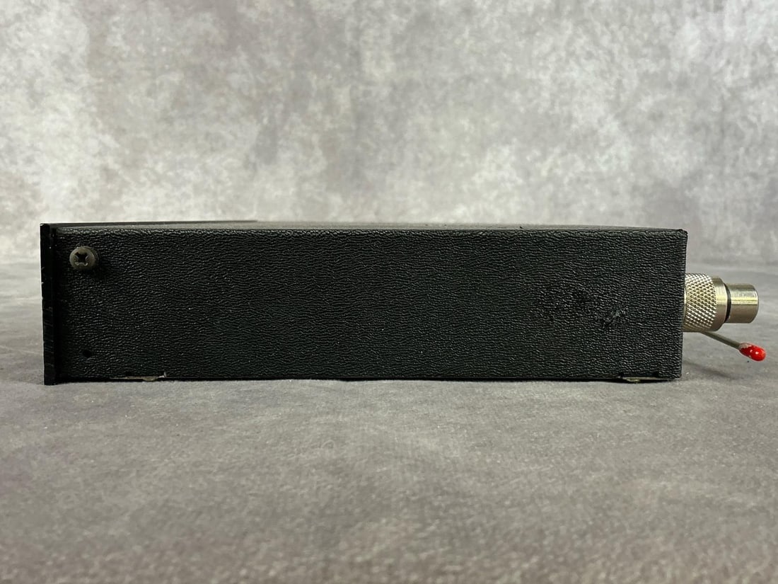 Shure L4 Diversity Wireless Receiver - 5