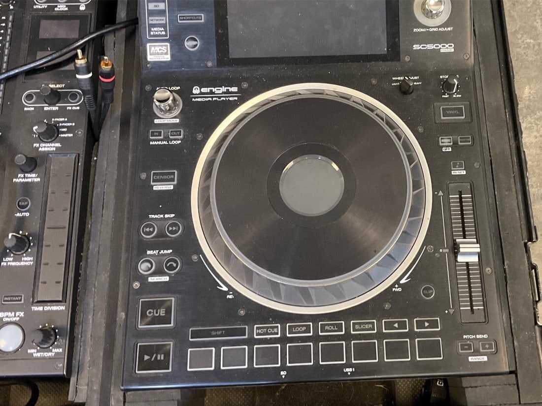 Denon DJ Board - 5