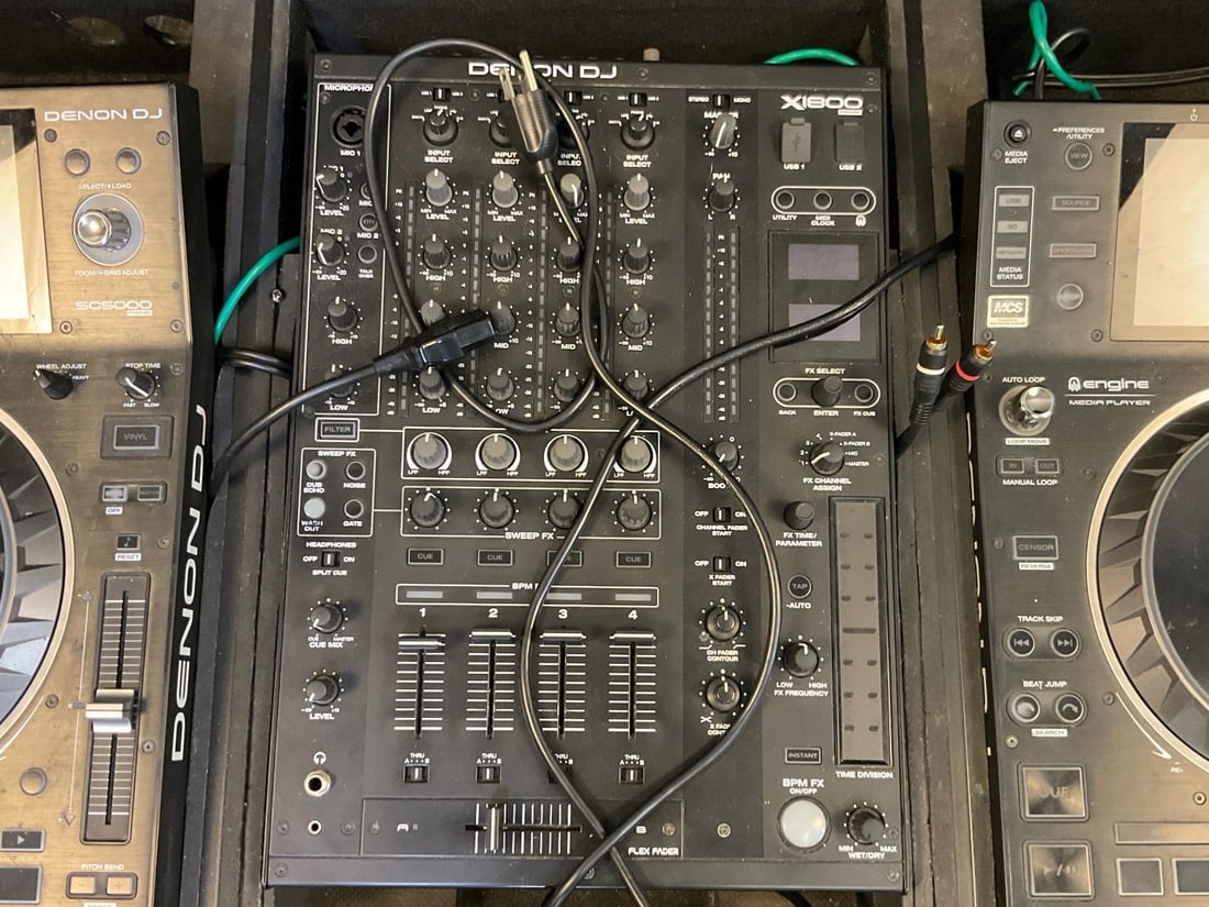 Denon DJ Board - 6