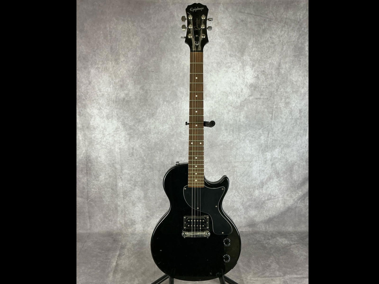 Epiphone Junior Model Les Paul Guitar (1 of 18)
