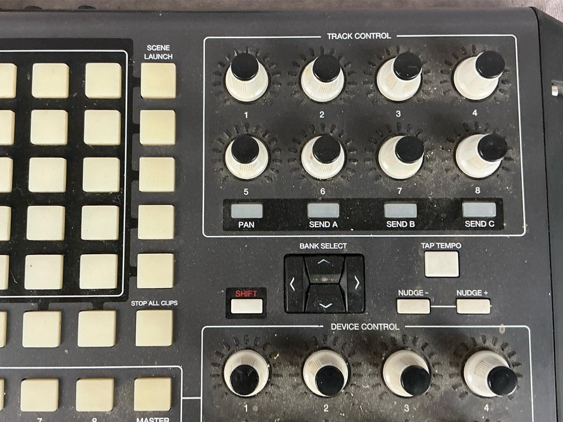 Akai Pro APC 40 Controller - 3