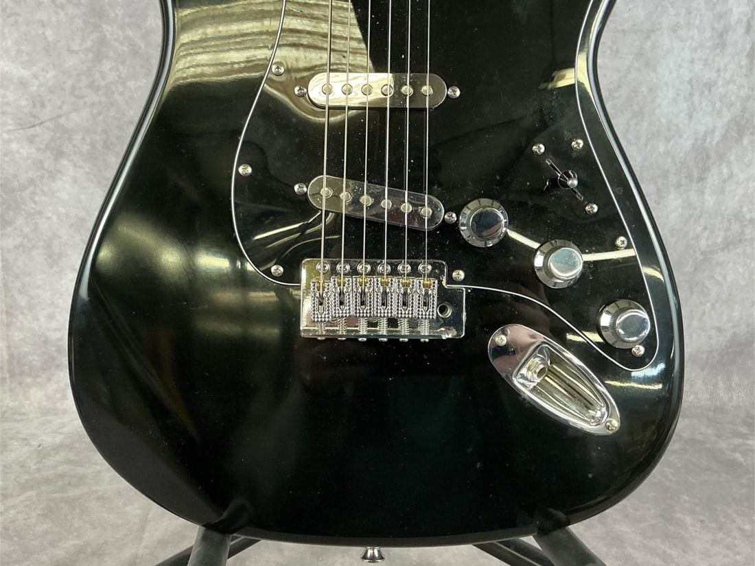 Custom Stratocaster Electric Guitar - 3