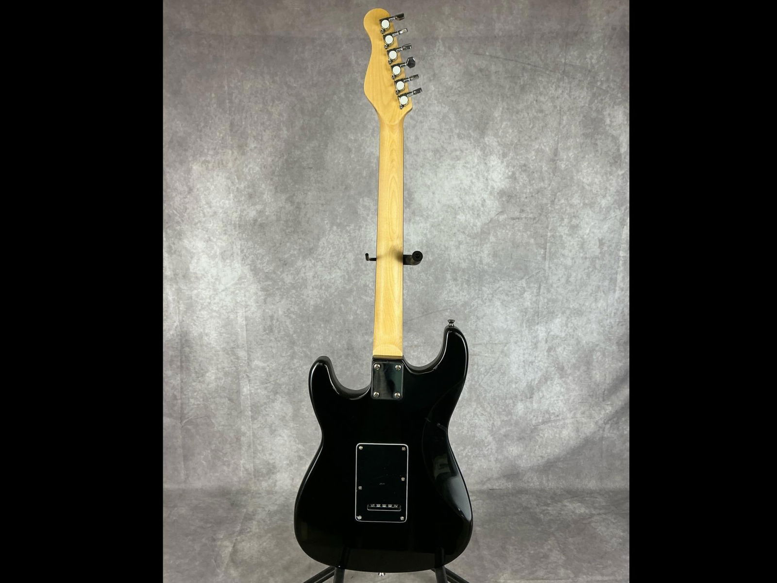 Custom Stratocaster Electric Guitar - 9