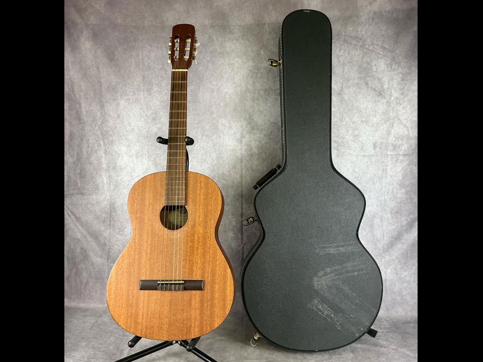 Epiphone EC100 Acoustic Guitar (1 of 20)