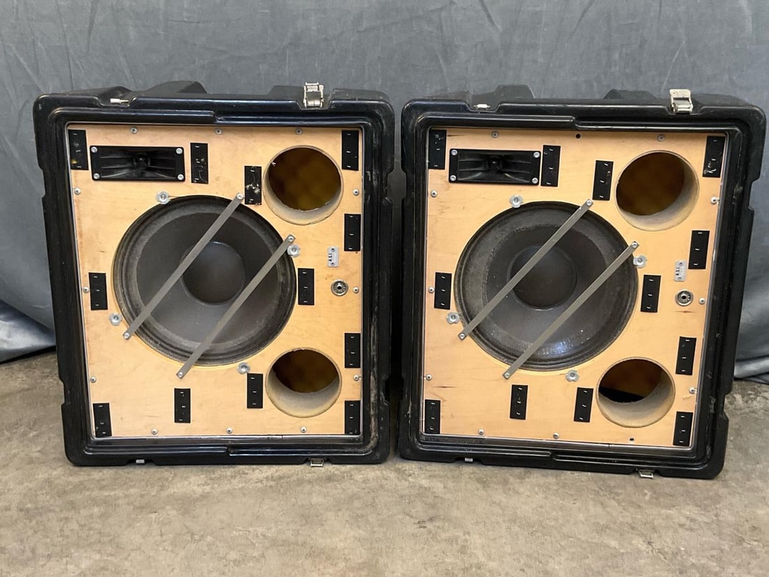Aminita Speakers: Aminita Sound INC. Studio Speakers. Two speakers in a plastic transport case. Not tested. Measures closed 22.5 inches wide x 19 x 18.5 inches tall.